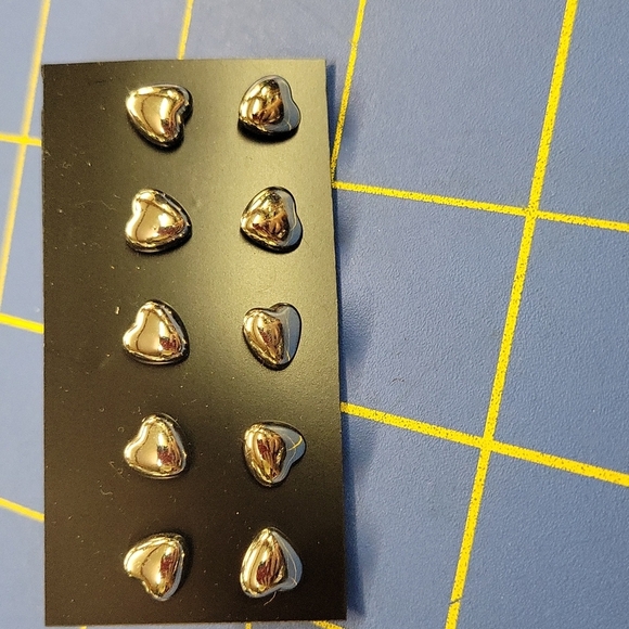 Felt's Fun Finds Jewelry - Set of 5 Pairs Faux Silver Tone Heart